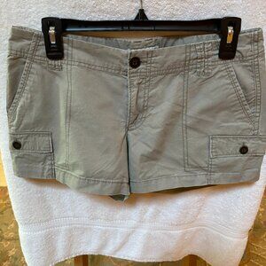 OLD NAVY SHORTS - SIZE 4